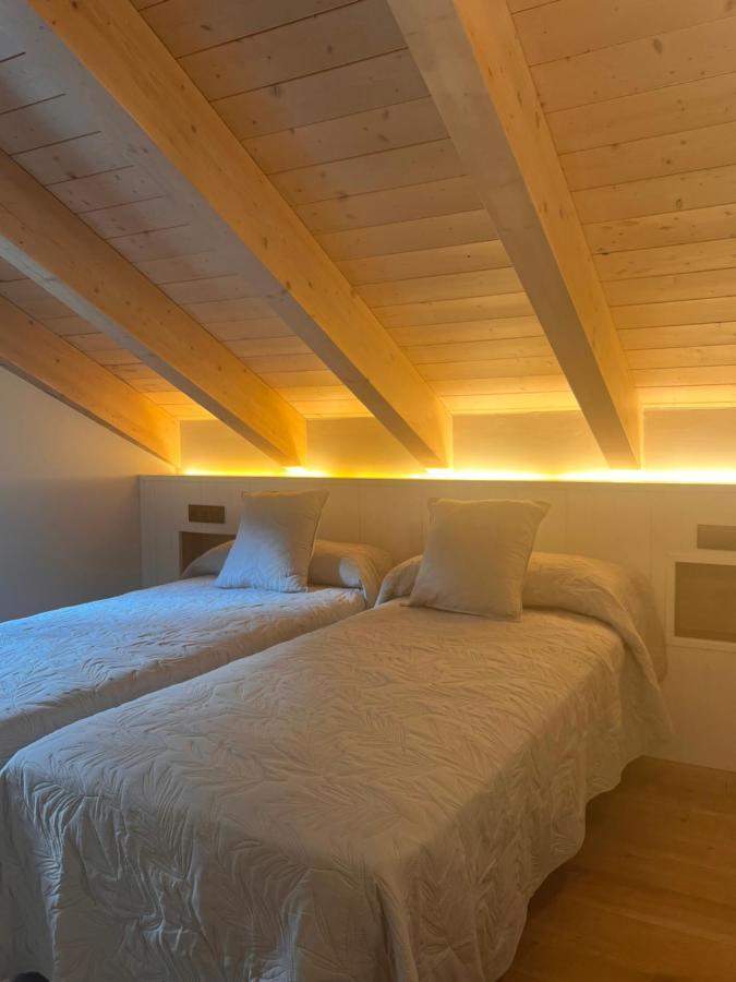 Apartamentos Turisticos: Tu Casa En Sahun المظهر الخارجي الصورة