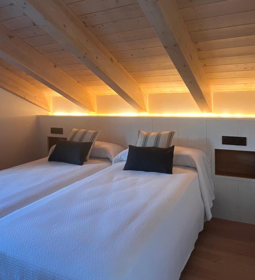 Apartamentos Turisticos: Tu Casa En Sahun المظهر الخارجي الصورة
